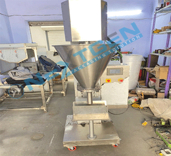 Manufacturer of liquid filling machine